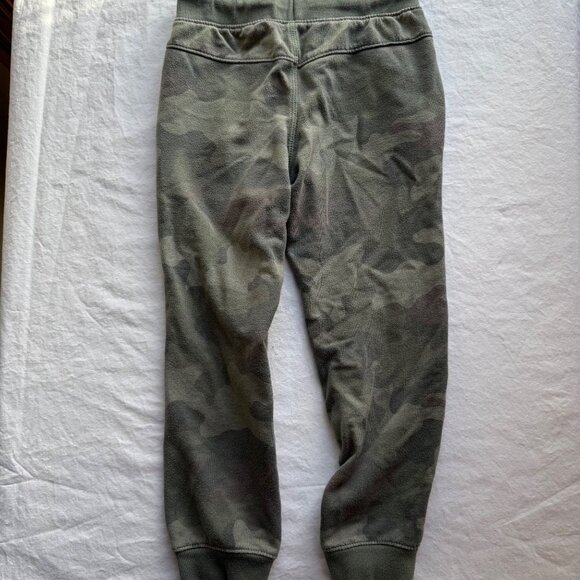 Cat & Jack Boys Green Camouflage Fleece Joggers With Drawstring XS (4/5) - Picture 5 of 5